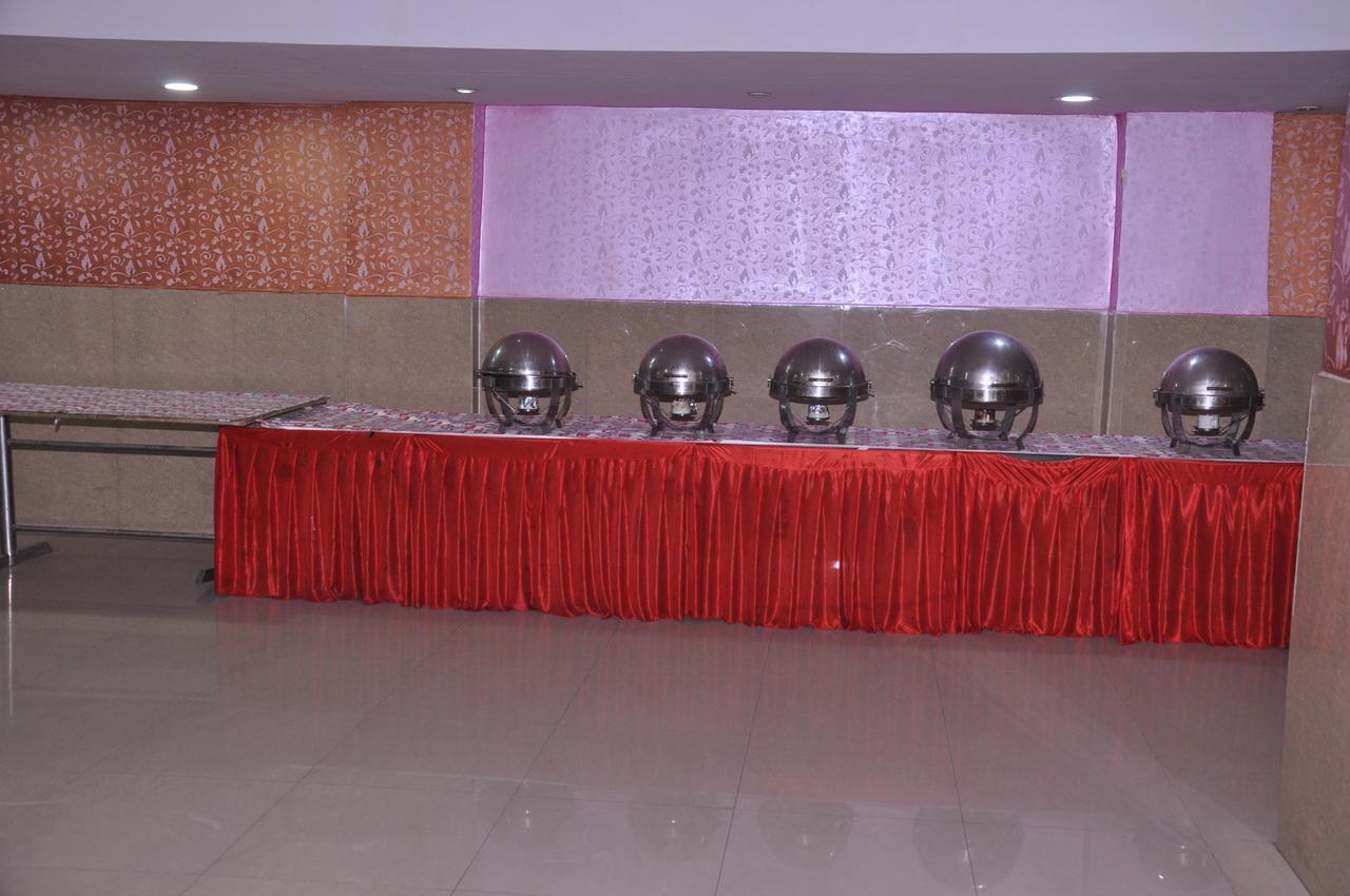 Hotel Samrat Kaushambi Ghaziabad Exterior foto