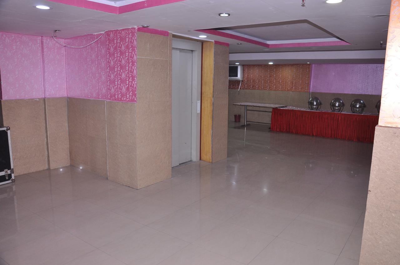 Hotel Samrat Kaushambi Ghaziabad Exterior foto