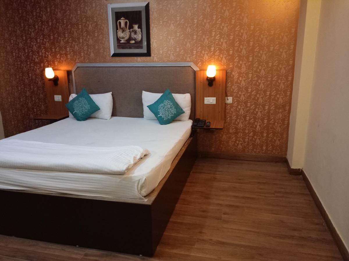 Hotel Samrat Kaushambi Ghaziabad Exterior foto