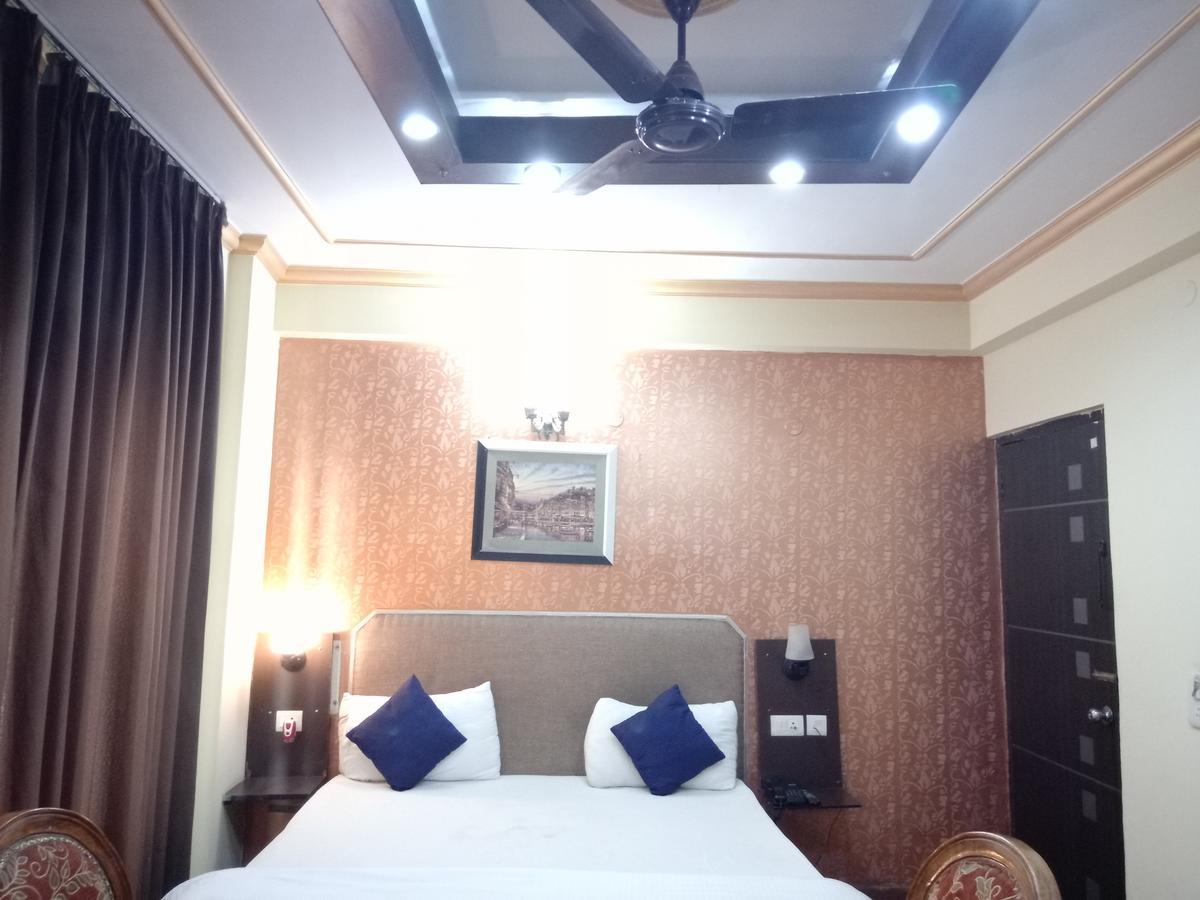 Hotel Samrat Kaushambi Ghaziabad Exterior foto