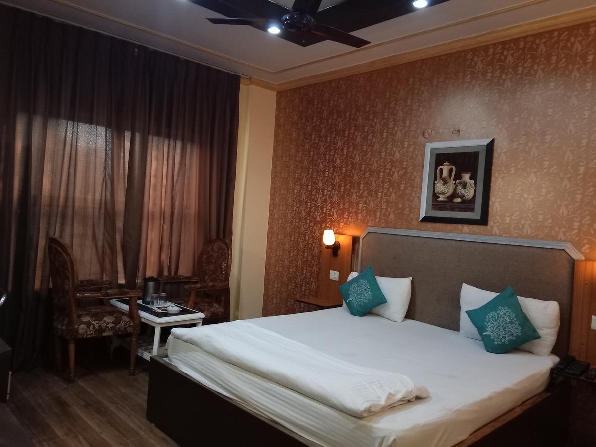 Hotel Samrat Kaushambi Ghaziabad Exterior foto