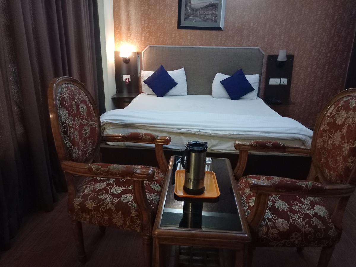 Hotel Samrat Kaushambi Ghaziabad Exterior foto